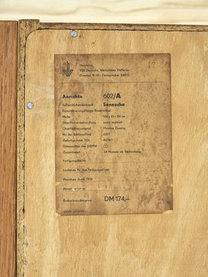 Detailelement der Installation „Denkmal über Ehrlichkeit“ von Friedrich von Borries und Jens-Uwe Fischer, © Klassik Stiftung Weimar